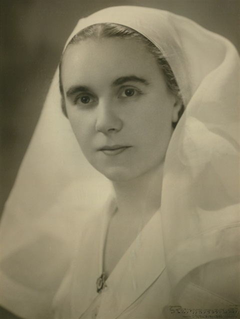 Lucy Lillywhite Nurse uniform c 1938.jpg