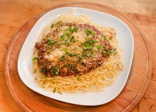 Spaghetti_Bolognese_(Nik_and_Edwina)_recipe.jpg